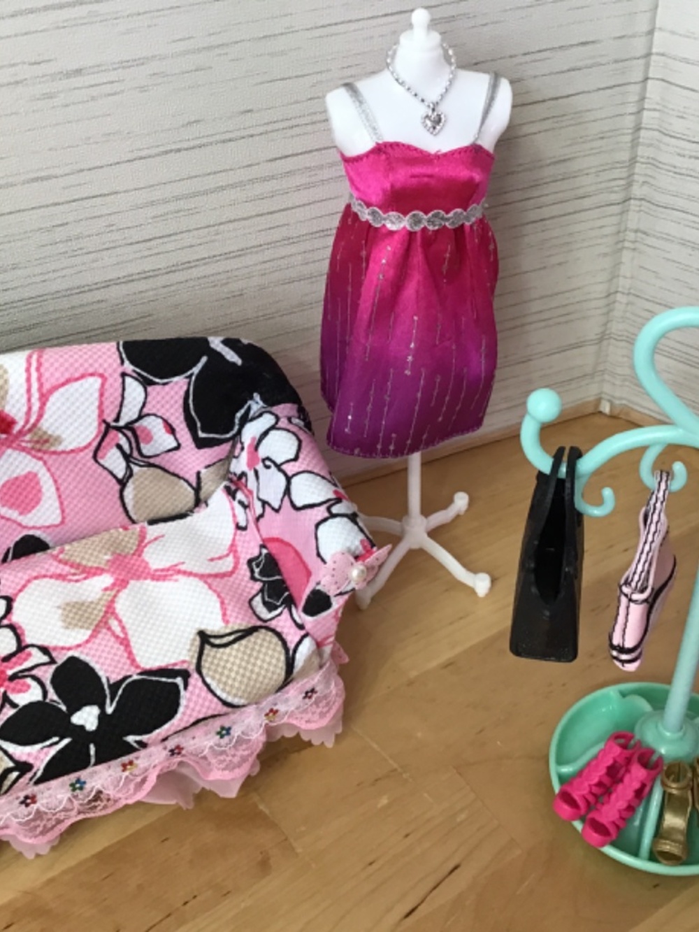 Barbie Doll and Dresses - Picture 6 of 13